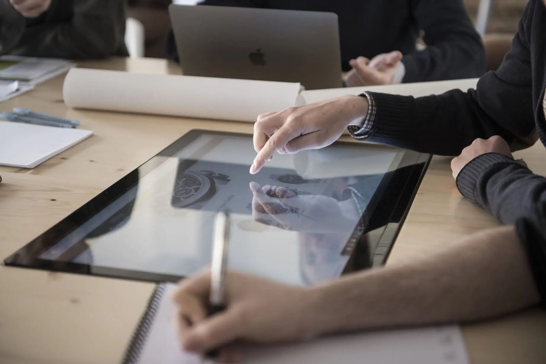 Touch screen dove testiamo i siti internet realizzati nelle nostre sedi di Milano e Treviglio - Bergamo