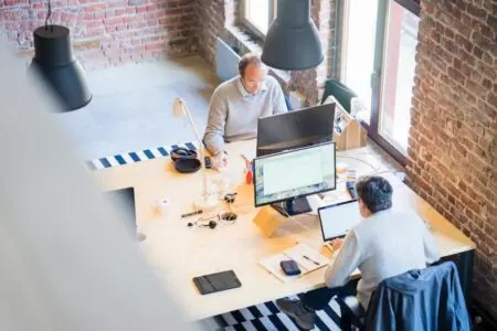 due persone di uno studio di architettura per il quale abbiamo realizzato il sito web a milano